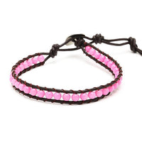 Load image into Gallery viewer, A unisex Lederarmband, Leder verstellbar, mit bunten Achat gefärbt Perlen und schwarzem Kordelverschluss – perfekter Sitz am Handgelenk.
