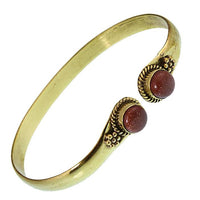 Cargar imagen en el visor de la galería, Messing Armreif golden Sandstein rund Blume Zopfrand nickelfrei verstellbar antik Tribal Schmuck
