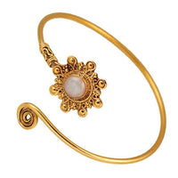Load image into Gallery viewer, Messing Armreif antik Mondstein Maserung Kugeln Blume verstellbar antik Tribal Schmuck
