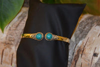 Cargar imagen en el visor de la galería, Messing Brass Armreif golden Türkis rund Blume Zopfrand nickelfrei verstellbar antik Tribal Schmuck
