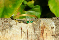 Cargar imagen en el visor de la galería, Messing Armreif golden Jade grün Spirale Tropfen Flechtrand nickelfrei verstellbar antik Tribal
