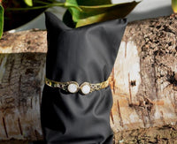 Cargar imagen en el visor de la galería, Messing Armreif golden Mondstein rund acht Zopfrand nickelfrei verstellbar antik Tribal Schmuck
