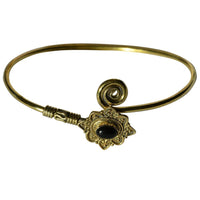 Load image into Gallery viewer, Messing Armreif gold Onyx Schnörkel Spirale verstellbar
