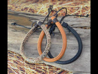 Load image into Gallery viewer, Leder Armband Schnur rund glatt geflochten verstellbar
