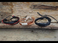 Load image into Gallery viewer, Leder Armband mehrreihig geflochten umwickelt verstellbar
