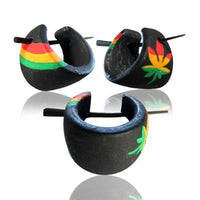 Load image into Gallery viewer, Hanf Reggae Holzcreolen rot gelb grün Pin-Ohrringe Pin-Creolen Holz Horn Pin schwarz 16 mm

