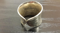 Cargar imagen en el visor de la galería, Silberring offen verstellbar breit 18mm gehämmert Ringe 925 Sterling Silber Ring

