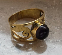 Load image into Gallery viewer, Messing Ringe Amethyst lila rund Spiralen breit antik golden nickelfrei Tribal
