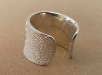 Load image into Gallery viewer, Silberring hell oxidiert offen Spirale eckig 925er Sterling Silber Damen Silberschmuck Ringe
