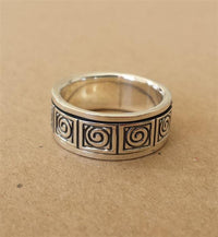 Load image into Gallery viewer, Silberring Spiralmuster dunkel oxidiert Ring 925er Sterling Silber Unisex Designer Schmuck
