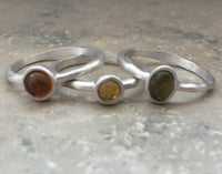 Cargar imagen en el visor de la galería, Set drei Silberringe matt grün braun gelb Zirkonia
