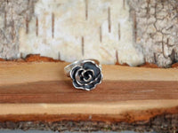 Cargar imagen en el visor de la galería, Ring oxidiert glänzend Rose 925 Silber verstellbar
