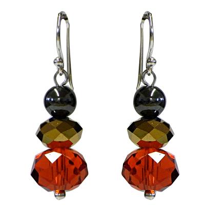 Glasperlen-Ohrringe, Rot, Schwarz und Golden aus Glas mit 925er Sterlingsilber-Bügel, ca. 20mm Ø. Drei facettierte Perlen sind gestapelt und sorgen für einen eleganten Dangle-Look.