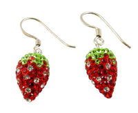 Load image into Gallery viewer, Glitzerkugel Damenohrringe rot hellgrün weiß Kristall Erdbeere ca. 8x12mm 925er Sterlingsilber
