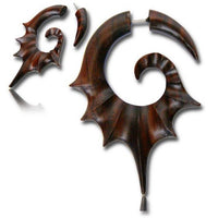 Cargar imagen en el visor de la galería, Fake Holz Piercing Narra Holz Spitze Muschel Schnecke nickelfrei Edelstahl Ohrstecker Organic
