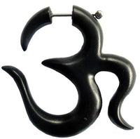 Load image into Gallery viewer, Tribal Fake Ohrring Sono Holz Om-Zeichen schwarz Edelstahlbügel Piercing Ohrhänger Ohrstecker 1 mm
