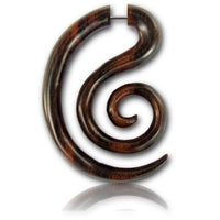 Load image into Gallery viewer, Fake Piercing Sono Holz gebogene Spirale 43 mm Plug Ohrstecker braun gemasert
