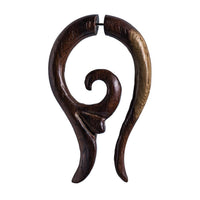 Load image into Gallery viewer, Fake Piercing Fishtail Spirale Holz Edelstahl handgeschnitzt dunkelbraun Dehner
