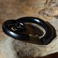 Load image into Gallery viewer, Fake Piercing Edelstahl Holz schwarz XL Spirale
