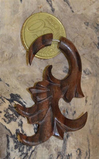 Load image into Gallery viewer, Fake Piercing Ohrring Holz Farn 58 x 35mm Edelstahl
