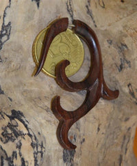 Load image into Gallery viewer, Fake Piercing Ohrring Schnörkel 63mm Holz Edelstahl
