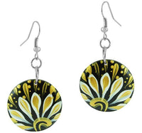 Load image into Gallery viewer, Holzohrringe Blumen schwarz gold Ohrringe Holz Edelstahl Ohrhänger Damen Organic Schmuck Scheibe
