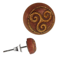 Load image into Gallery viewer, Holz Ohrstecker Triskele Sterlingsilber 925er Kreis 8 mm Lasergravur golden
