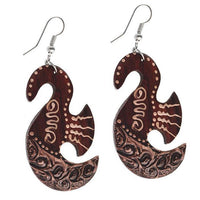 Load image into Gallery viewer, Holz Ohrringe teilweise bunt bemalt Edelstahl Bügel
