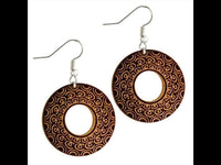 Load image into Gallery viewer, Ohrringe Jackfrucht Holz rund Edelstahl Silber Gravur
