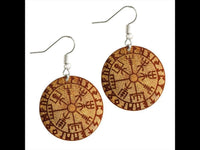 Load image into Gallery viewer, Ohrringe Jackfrucht Holz rund Edelstahl Silber Gravur
