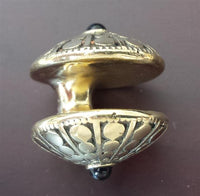 Cargar imagen en el visor de la galería, Lobe Ohr Piercing Ohrgewicht Brass gold antik 18mm Onyx oxidiert Kreise rund 17,6g
