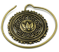 Load image into Gallery viewer, Piercing Ohrgewicht Messing Lotus Spirale Ohrhänger
