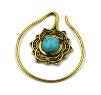 Cargar imagen en el visor de la galería, Piercing Ohrhänger Messing Lotus Spirale Türkis Stein
