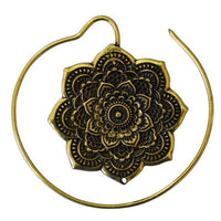 Cargar imagen en el visor de la galería, Piercing 10,5g Ohrgewicht Messing Mandala Blume Spirale

