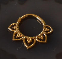 Cargar imagen en el visor de la galería, Klapp Segmentring Piercing Blume Edelstahl Gold PVD
