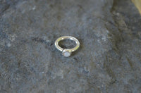 Load image into Gallery viewer, Piercing Ring 925 Silber Labret Tragus 1.2mm Mondstein
