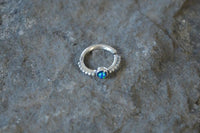 Load image into Gallery viewer, Piercing Ring 925 Silber Septum Lobe Ohr Opal blau Punkte
