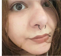 Load image into Gallery viewer, Piercing Edelstahl Horseshoe Gummiringe bunt Nase Ohr
