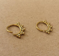 Cargar imagen en el visor de la galería, Nasenringe Dreiecke Punkte Messing Tribal antik goldfarben nickelfrei Septum Piercing Nase exotisch Brass
