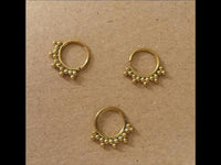 Cargar imagen en el visor de la galería, Nasenringe Dreiecke Punkte Messing Tribal antik goldfarben nickelfrei Septum Piercing Nase exotisch Brass
