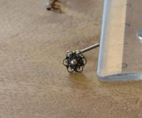 Load image into Gallery viewer, Silber Nasenstecker 0,8 mm Nostril Blume L-Form
