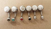 Cargar imagen en el visor de la galería, Shivaauge Kugel rund Inlay Stein Muschel Bauchnabel Bananen Piercing Edelstahl

