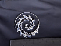 Load image into Gallery viewer, Messingohrringe versilbert Spiralen Zacken Dreiecke Muster 925 sterling Silber
