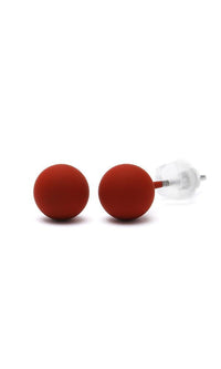 Load image into Gallery viewer, A pair of 6 mm spherical Ohrstecker Kugel Perle earrings made from matte, red, nickelfree stainless steel with rubber coating and transparent backs, displayed on a white background. Unisex Schmuck, ideal for any occasion.
