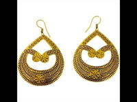 Load image into Gallery viewer, Ohrringe Tropfen Blumen Kreise gefüllt Messing antik golden Blätter nickelfrei Tribal Ohrhänger
