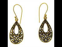 Load image into Gallery viewer, Ohrringe Löcher Punkte Tropfen dunkel Messing antik golden nickelfrei Tribal Brass Ohrhänger
