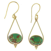 Load image into Gallery viewer, Ohrringe Howlith grün oval Tropfen Dreieck Punkte Messing antik golden nickelfrei Tribal Ohrhänger
