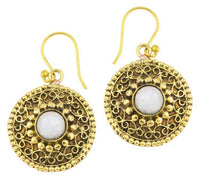 Load image into Gallery viewer, Ohrringe Mondstein Kreise rund Spiralbögen Messing antik golden Tribal 22 mm
