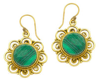 Load image into Gallery viewer, Ohrringe grün Malachit facettiert Blume Bögen Messing antik golden Tribal 25 mm
