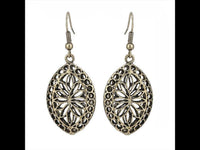 Load image into Gallery viewer, Brass Ohrringe goldfarben oval spitz oxidiert Löcher Blume
